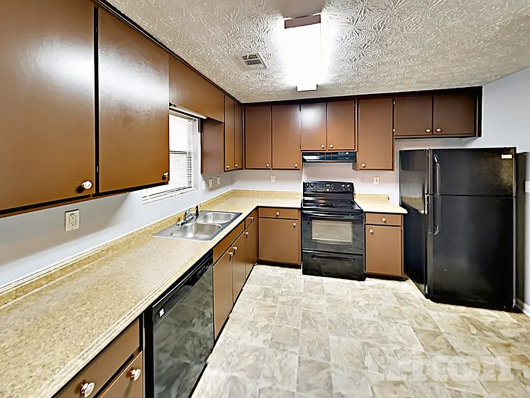 3341 Goldenchain Dr — Photo 13