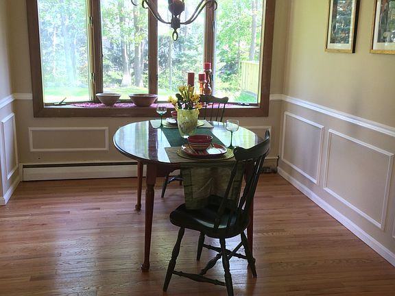 5th image of 28 Woodside Dr