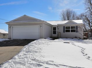 1944 Dell Rd, Lansing, MI 48911