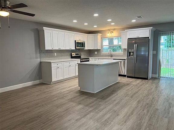 2nd image of 3661 Iris St N