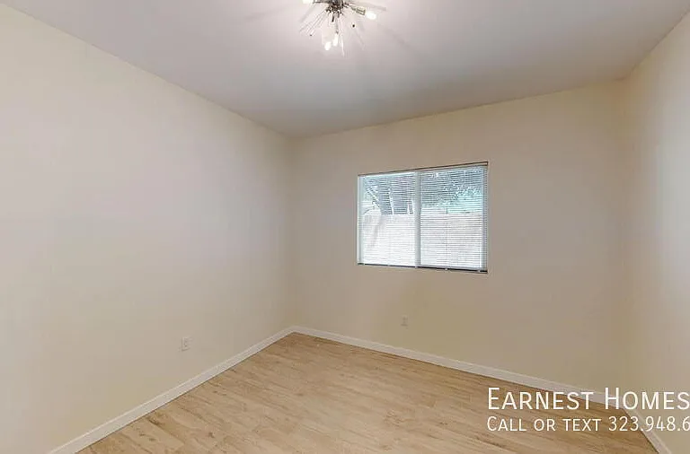7252 Glade Ave — Photo 11