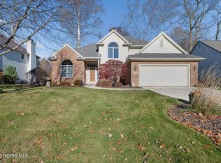 7736 Woodstone Dr, Maumee, OH 43537