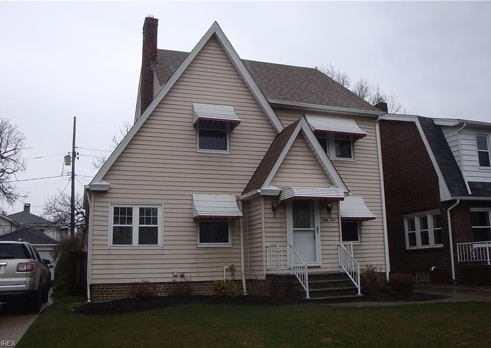 1st image of 55 E 216th St