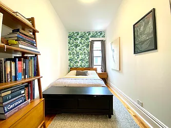 Rented by Harris Philip NYC