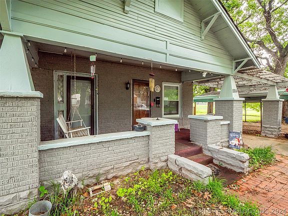 2nd image of 1004 E Miami Ave