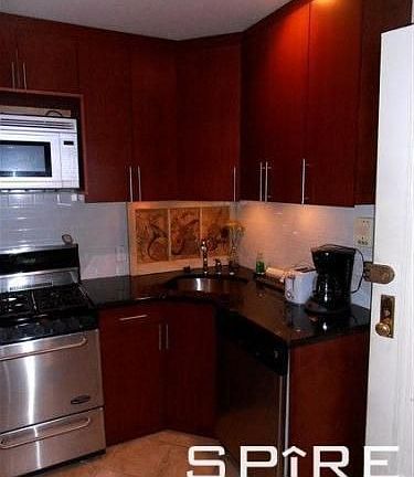3rd image of 36 E 20th St Fl 2