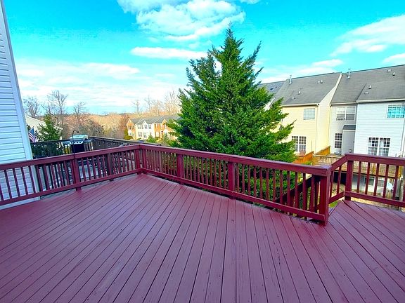 3rd image of 1008 Railbed Dr #1