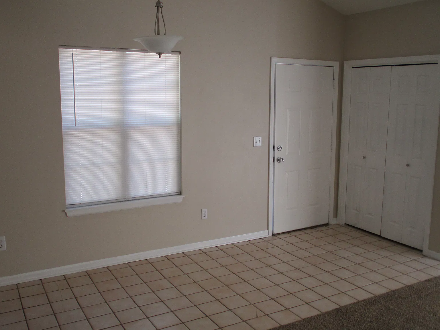 2 bed, 1.5 bath, 1020 sqft, $1,150 — Photo 2