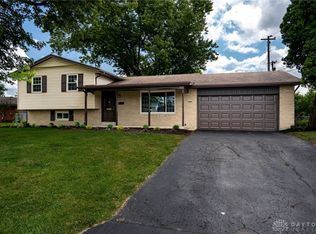 416 Katy Ln, Englewood, OH