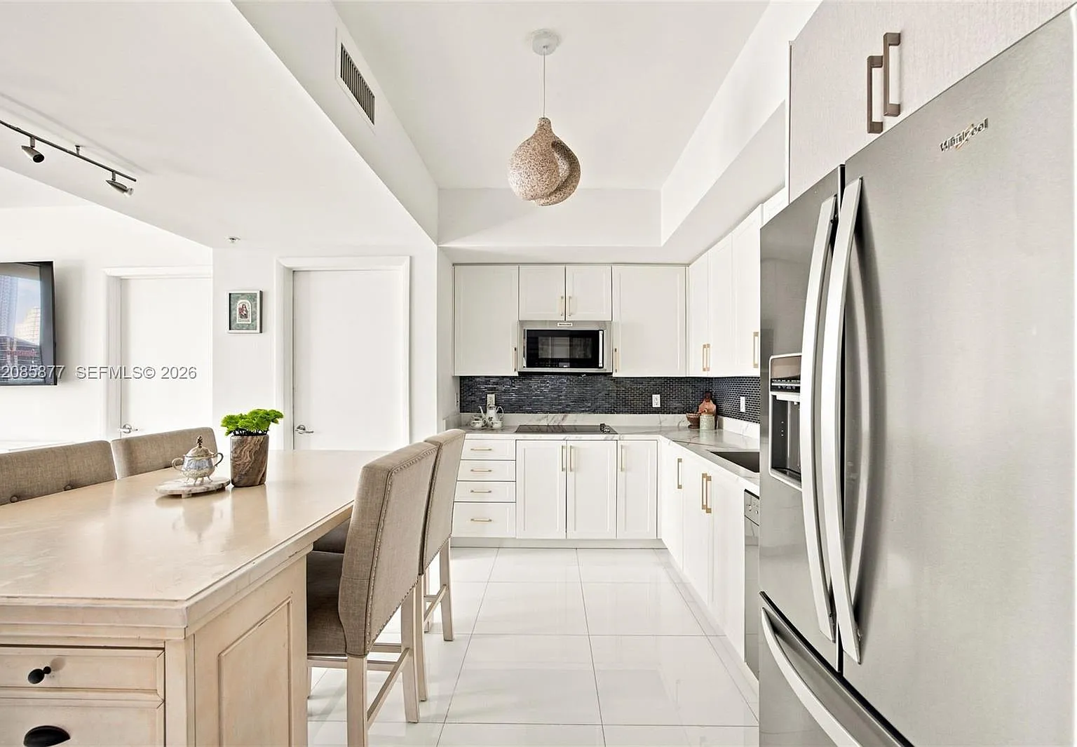 Mint Condo — Photo 3