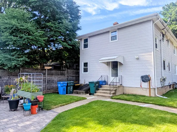 132 Putnam Ave APT 1, Hamden, CT 06517