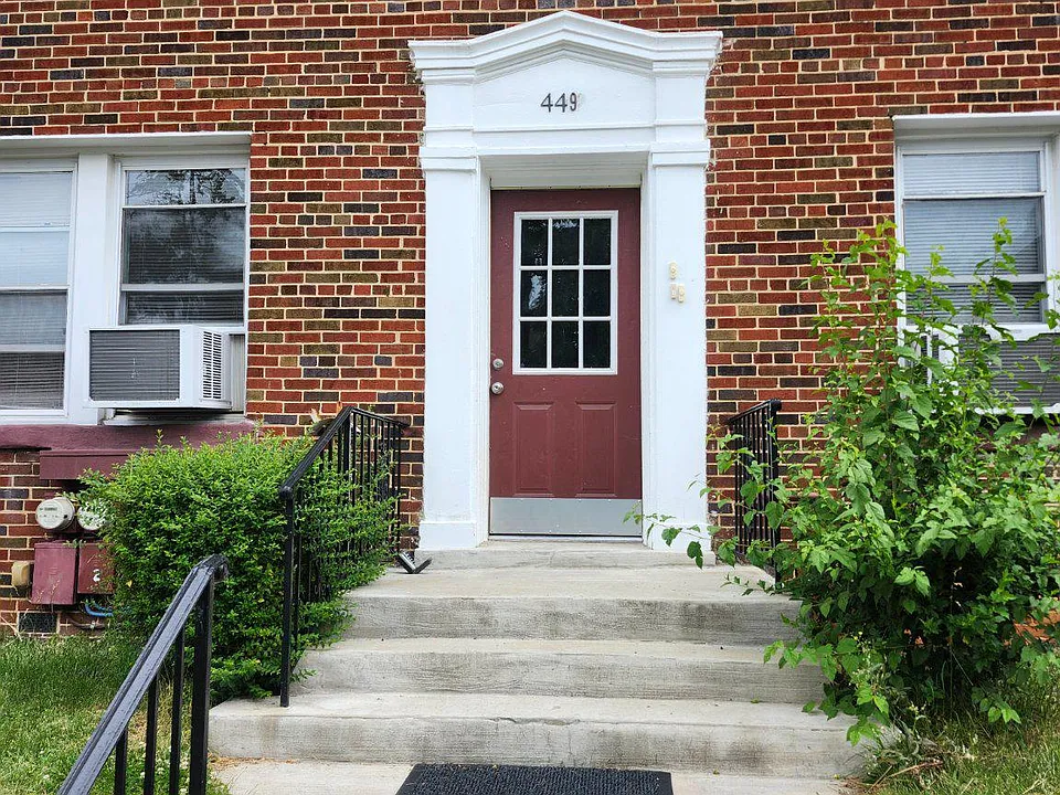 449 Manor Pl NW #1