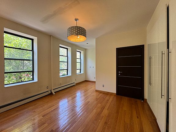 3rd image of 2750 Broadway #3S
