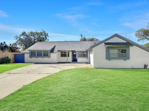 4507 Sage Cir, Baytown, TX 77521