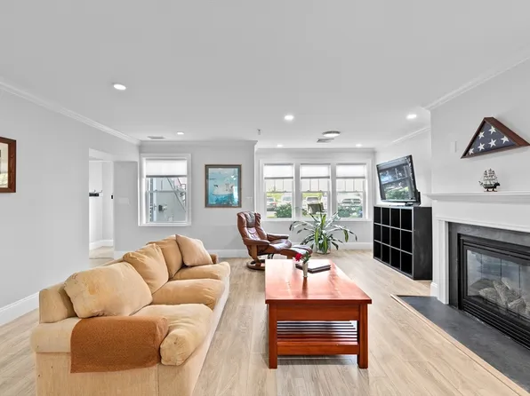 15 Park Ave Building 107-4, Hull, MA 02045