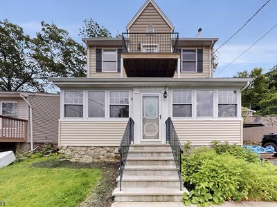 4 Spring Rd, Lake Hopatcong, NJ, 07849