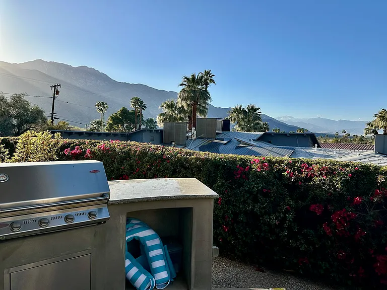 Outdoor gas BBQ