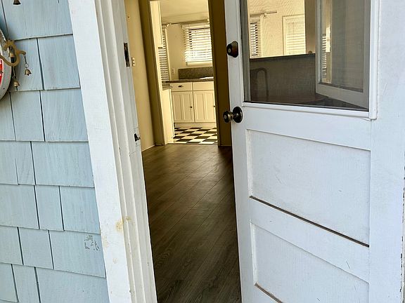 2nd image of 221 W Los Olivos St