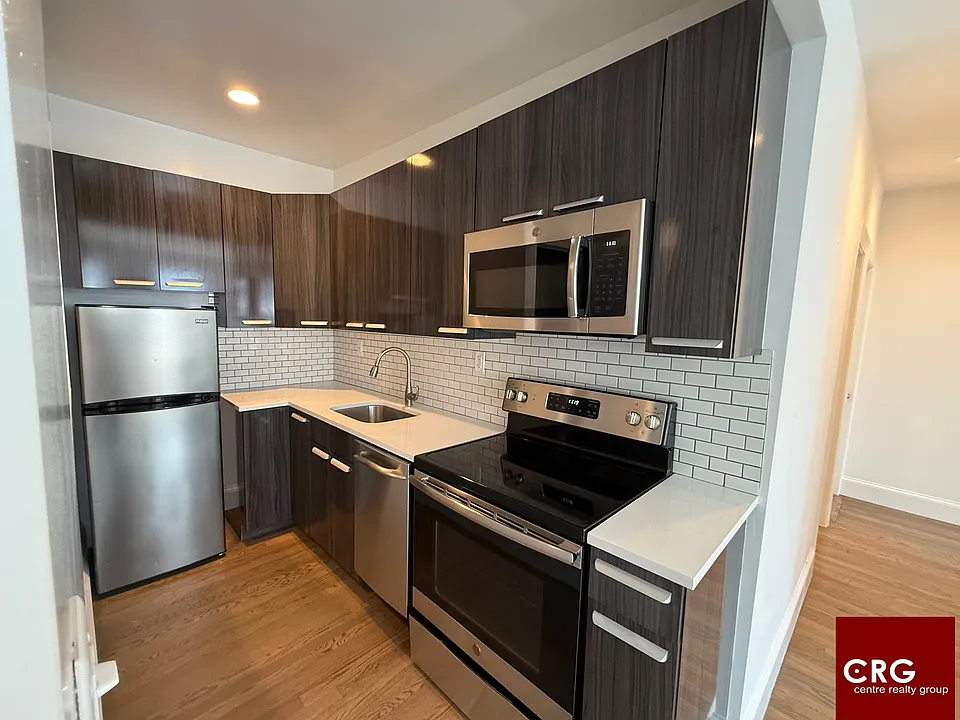 19 Peterborough St #14L