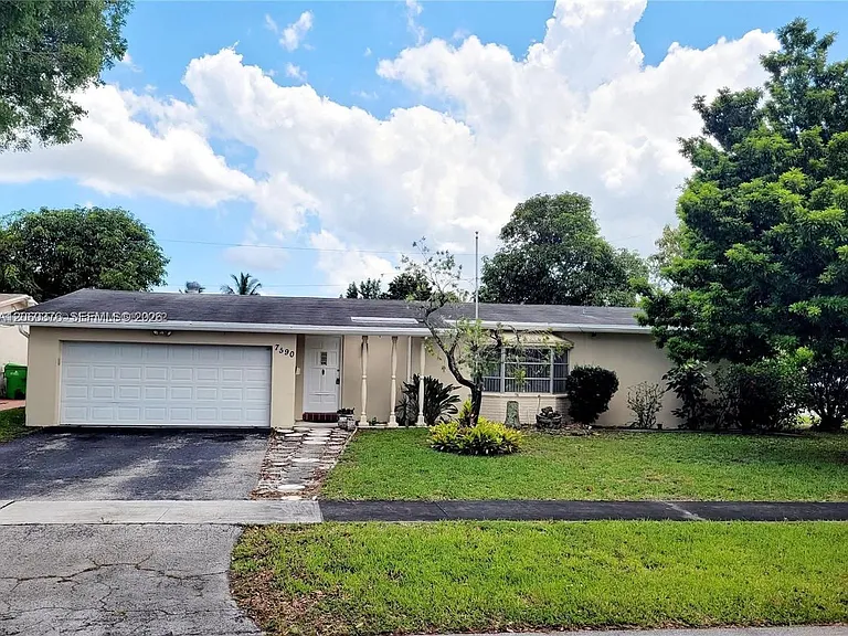 7590 NW 20th Ct — Photo 5