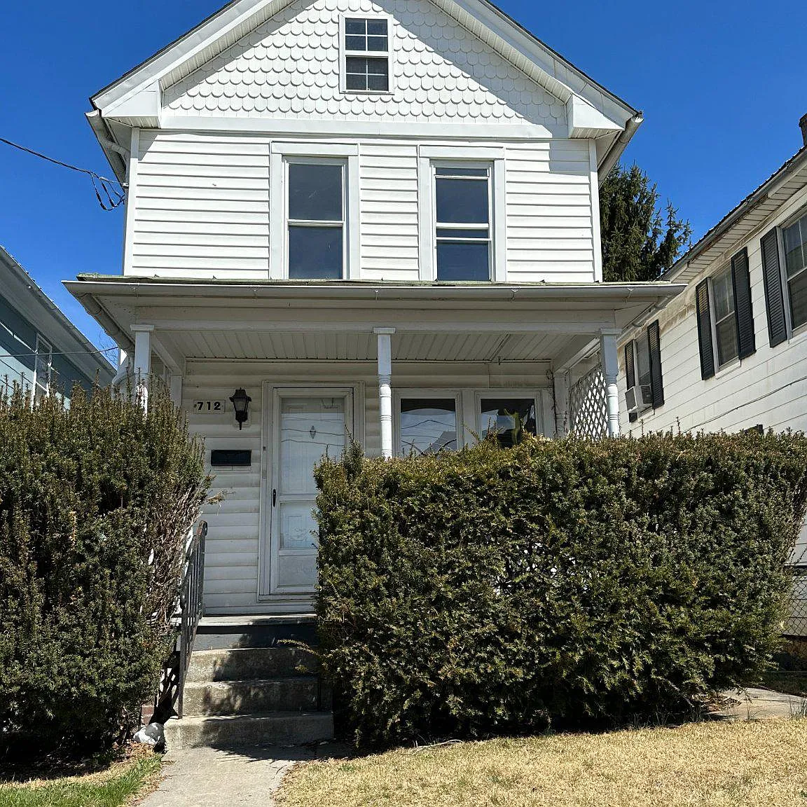 3 bed, 1.5 bath, 1248 sqft, $1,300 — Photo 1