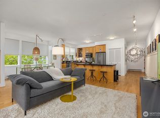 156 Hall Brothers Loop NW #201, Bainbridge Island, WA 98110