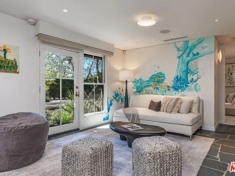 400 Toyopa Dr — Photo 19