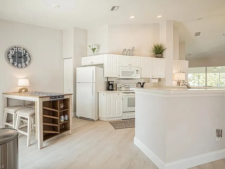5090 Cedar Springs Dr #204 — Photo 8