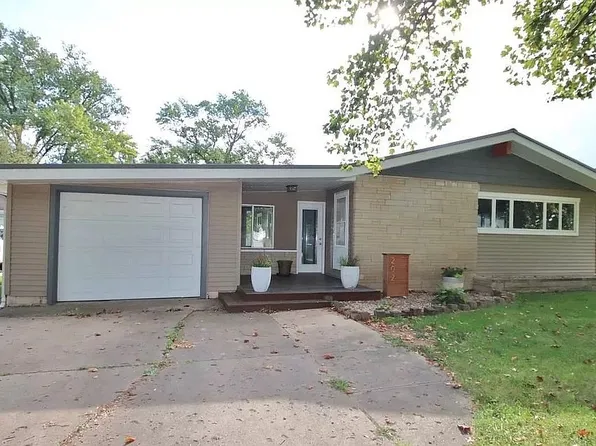 202 Timber Ln, East Peoria, IL 61611
