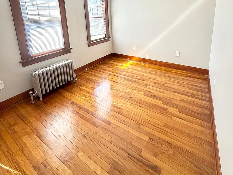 235 Foxon Rd #3 — Photo 9