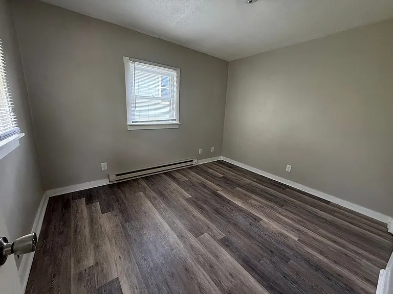 904 W Main St — Photo 4