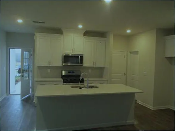 100 Cedar Ln — Photo 13