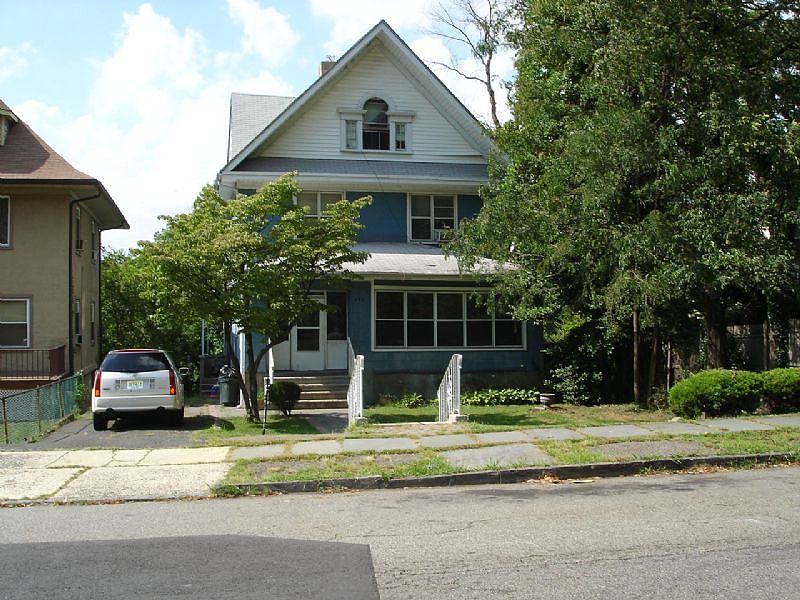 1st image of 561 Lincoln Ave