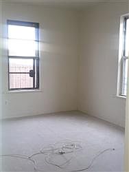 5th image of 1146 Metcalf Ave APT 3R