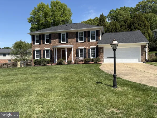 9926 Tartan Ct, Vienna, VA 22181