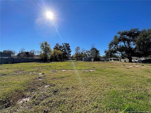 2nd image of 4931 Country Club Ct