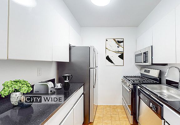 3rd image of 436-442 E 81st St #3B
