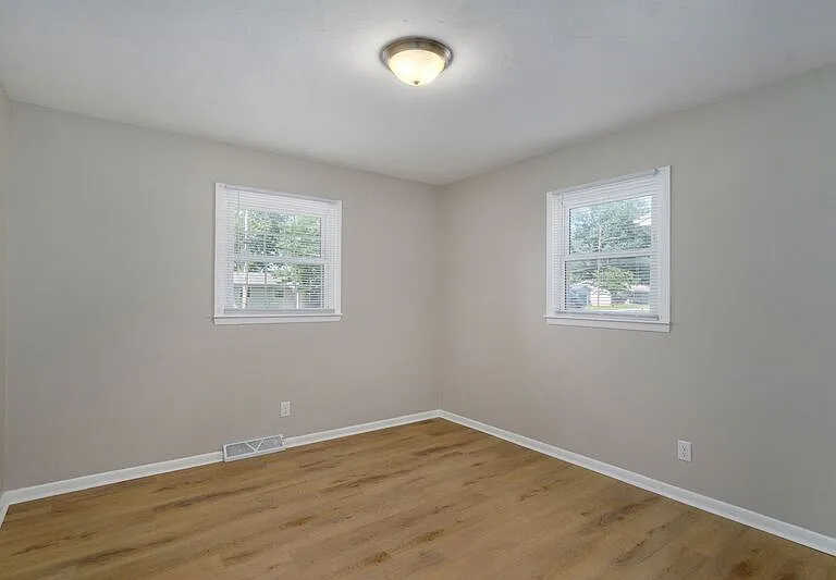 3318 W Dorber Dr — Photo 10