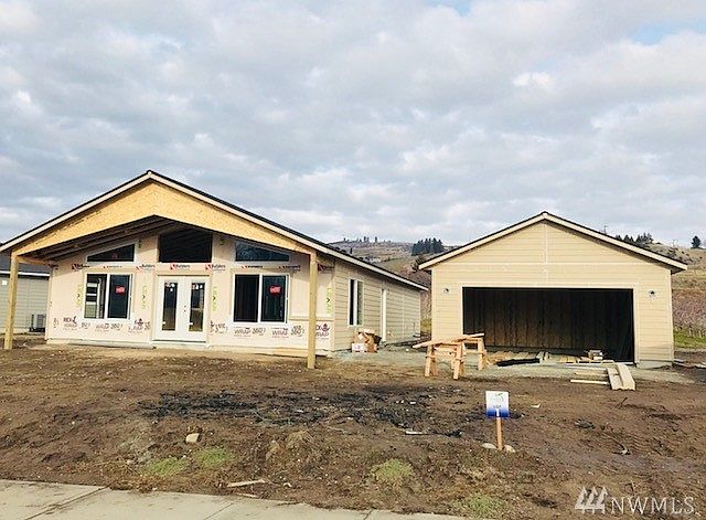 2nd image of 205 Manzanita Dr