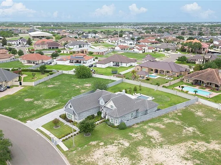 2608 Arroyo Ave — Photo 30