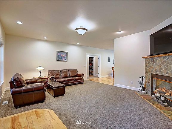 5th image of 29414 40th Ave NW