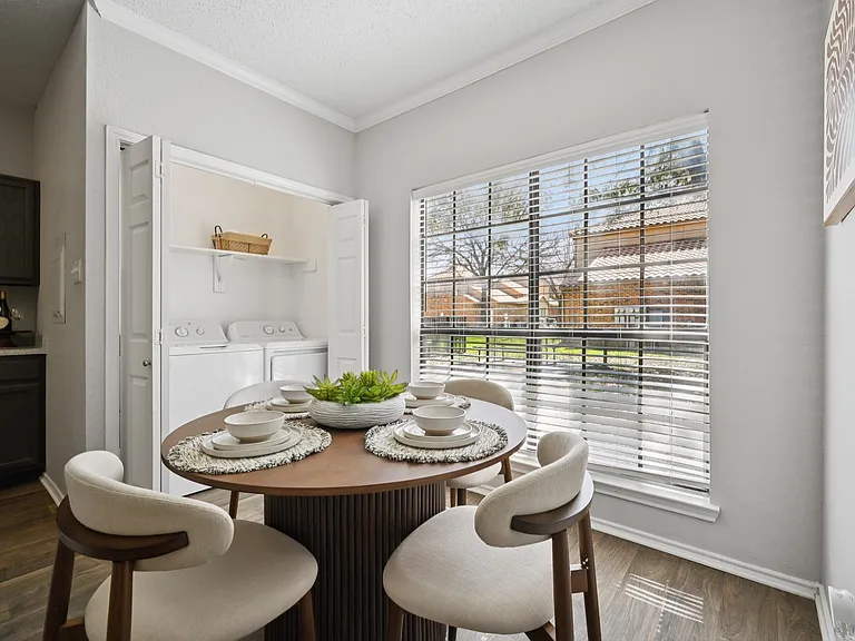 Spring Pointe — Photo 4