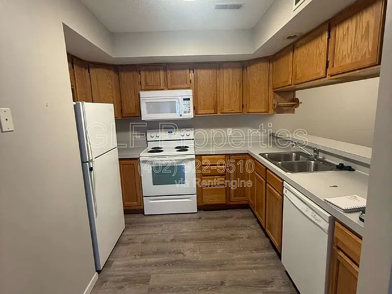 1710 Prairie Ave — Photo 8