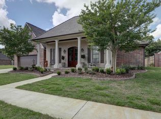302 Dunnottar Pl, Lafayette, LA 70503