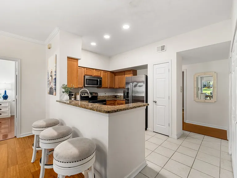 10000 SW 52nd Ave #35 — Photo 12
