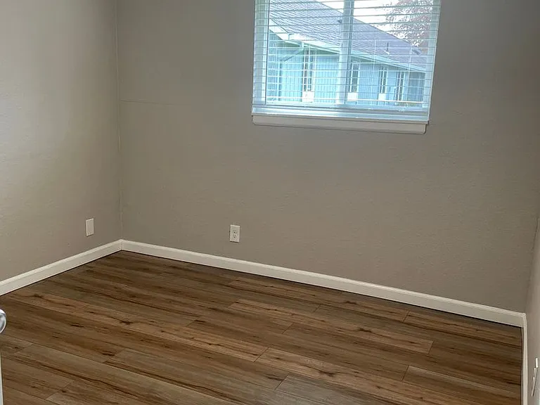Churchill Village Apartments — Photo 125