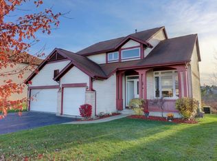 872 Deer Path Dr, Antioch, IL 60002