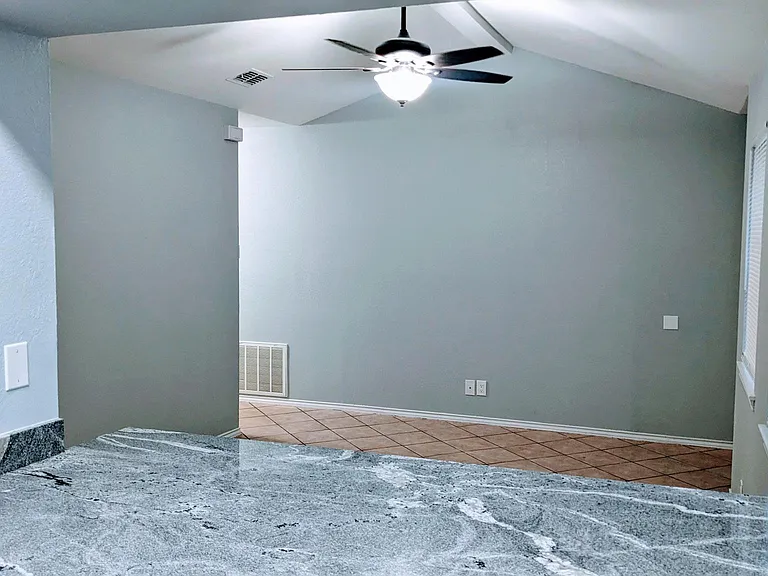 1820 Mercer St #2 — Photo 12