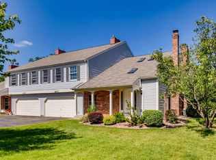 2S727 Grove Ln, Warrenville, IL 60555