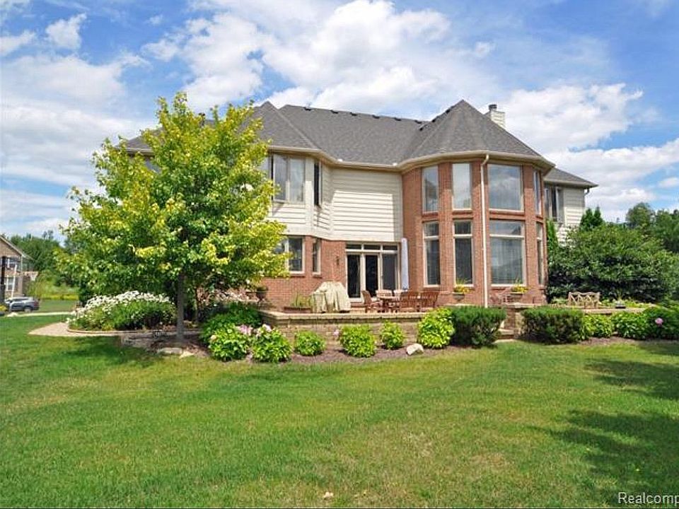 2nd image of 327 Knorrwood Dr
